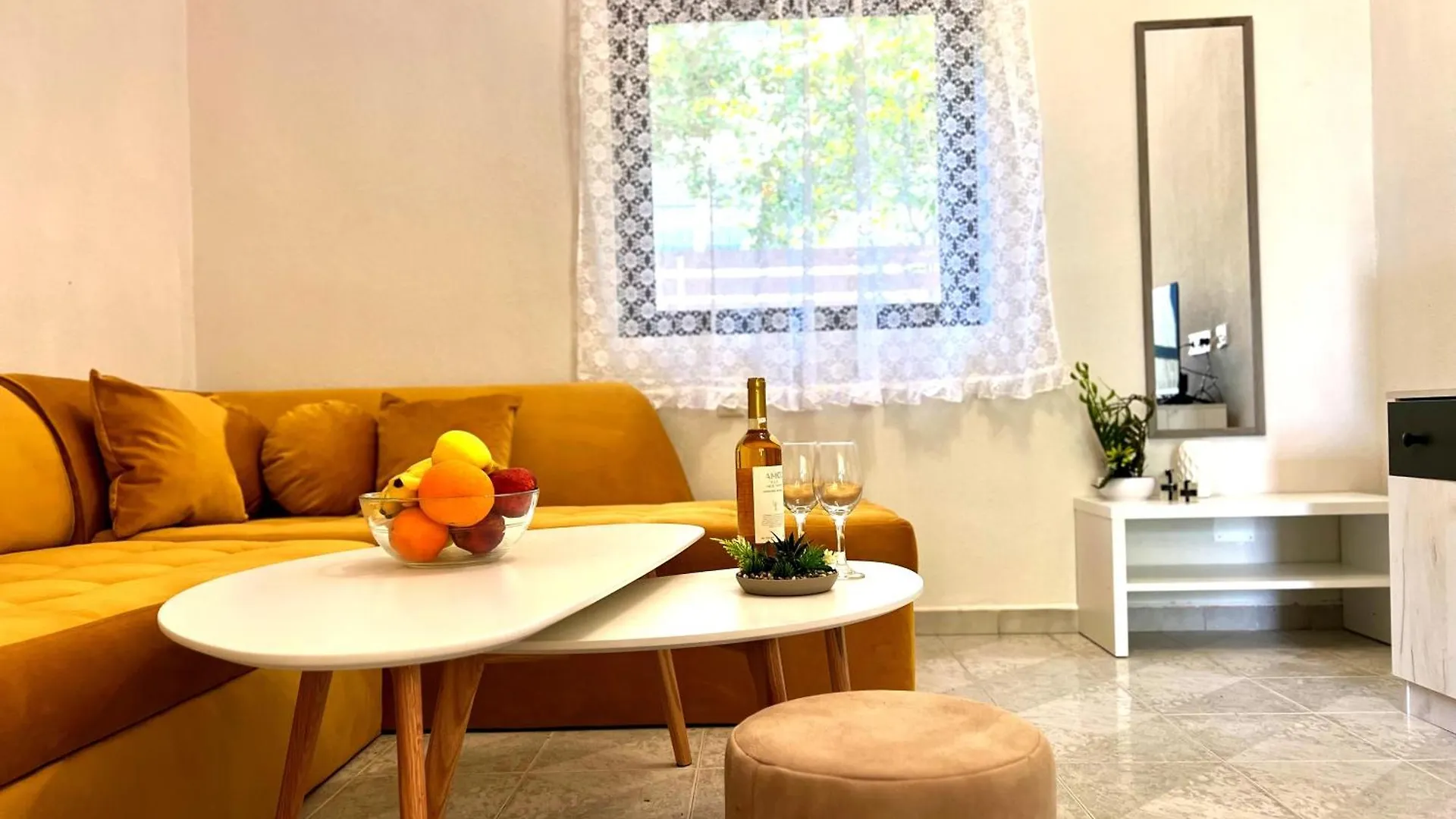 Guest House Julia Stavros